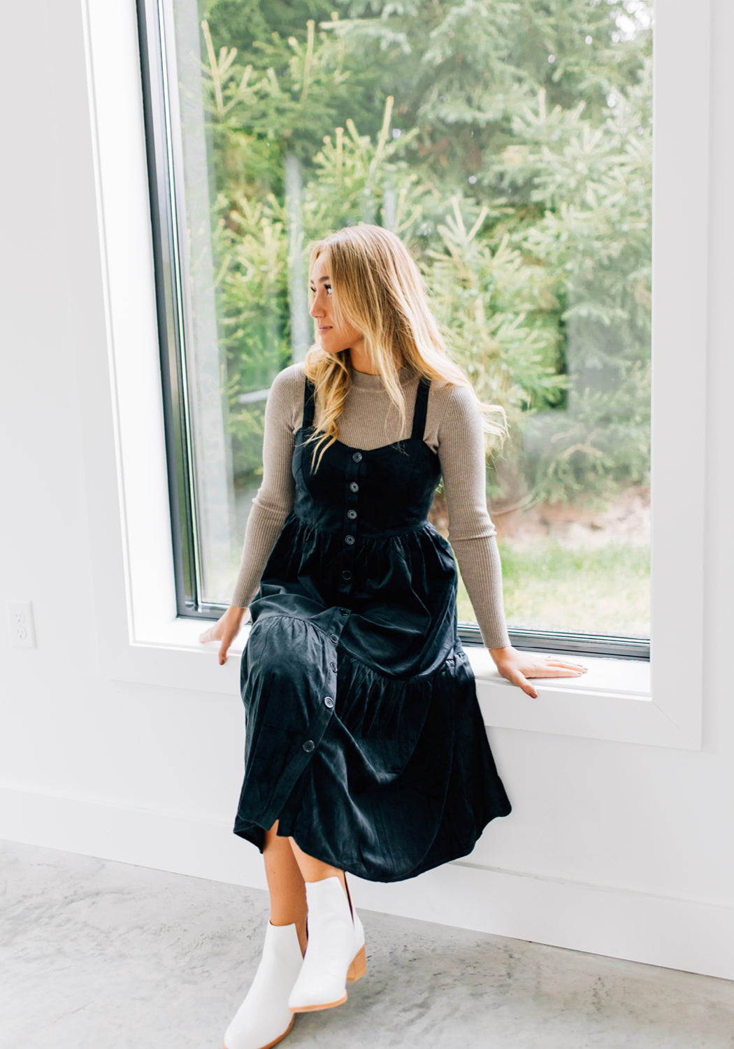 Lillian' Velvet Black Jumper Midi Dress | Final Sale – Grace and