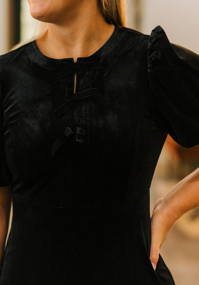 Modest Clothing Outfit Ideas Fashion inspo dresses skirts tops cardigans church outfits fashion outfits style modest girly outfit jewelry bows handbags Handpicked Home decor Grace and Joy Company