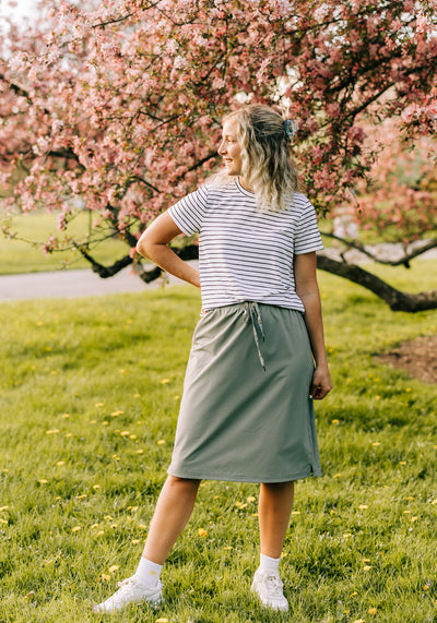 Modest Clothing Outfit Ideas Fashion inspo dresses skirts tops cardigans church outfits fashion outfits style modest girly outfit jewelry bows handbags Handpicked Home decor Grace and Joy Company