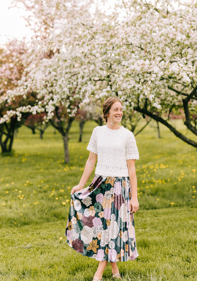 Modest Clothing Outfit Ideas Fashion inspo dresses skirts tops cardigans church outfits fashion outfits style modest girly outfit jewelry bows handbags Handpicked Home decor Grace and Joy Company