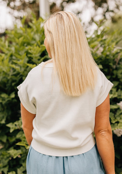 Modest Clothing Outfit Ideas Fashion inspo dresses skirts tops cardigans church outfits fashion outfits style modest girly outfit jewelry bows handbags Handpicked Home decor Grace and Joy Company