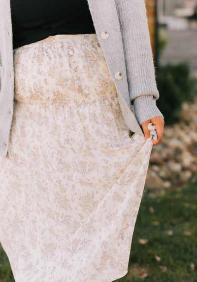 Modest Clothing Outfit Ideas Fashion inspo dresses skirts tops cardigans church outfits fashion outfits style modest girly outfit jewelry bows handbags Handpicked Home decor Grace and Joy Company