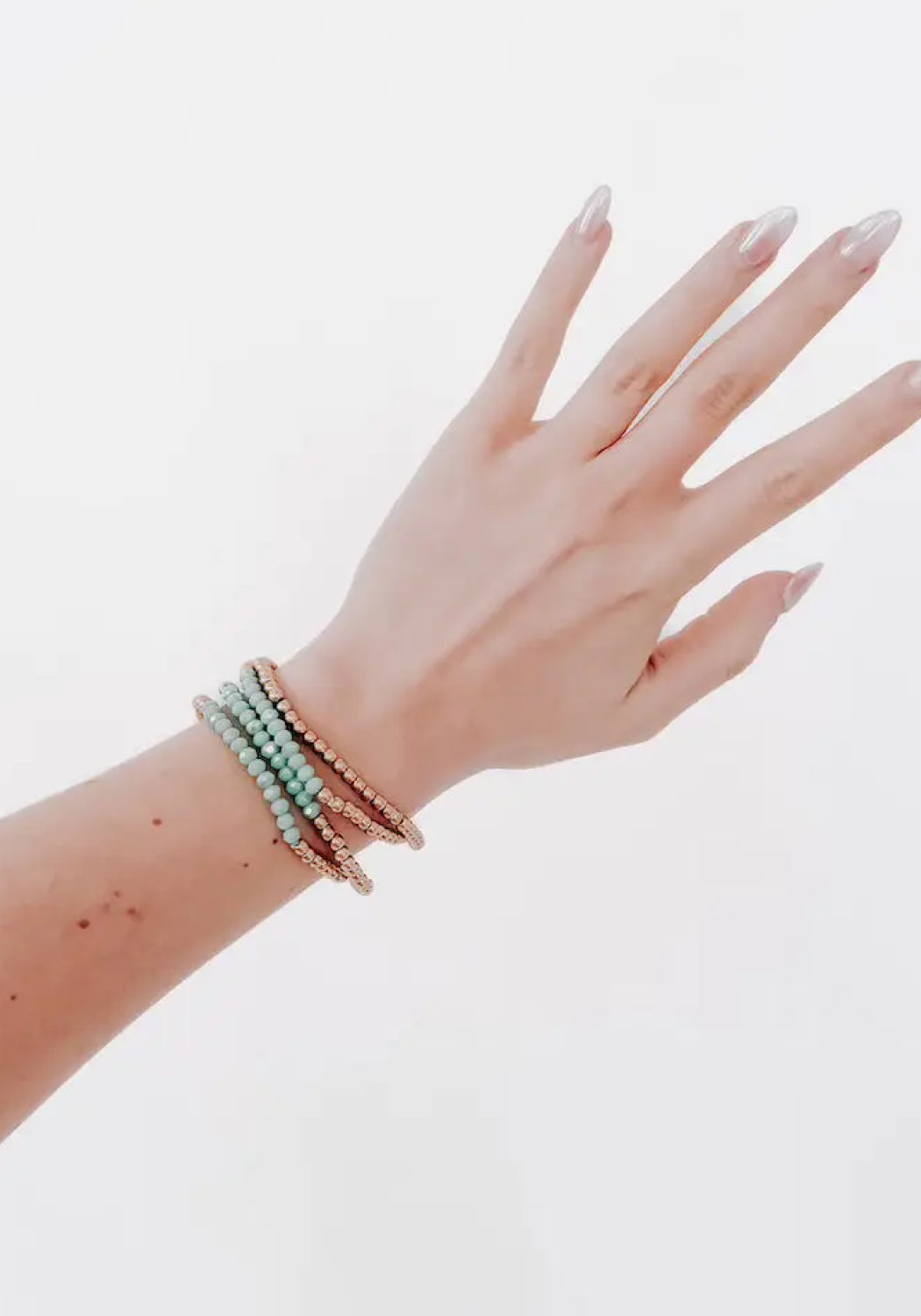 'Avary' Glass and Metallic Bead Bracelet