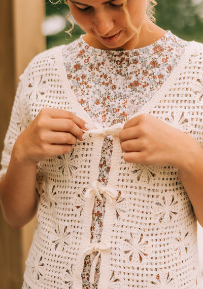 Modest Clothing Outfit Ideas Fashion inspo dresses skirts tops cardigans church outfits fashion outfits style modest girly outfit jewelry bows handbags Handpicked Home decor Grace and Joy Company