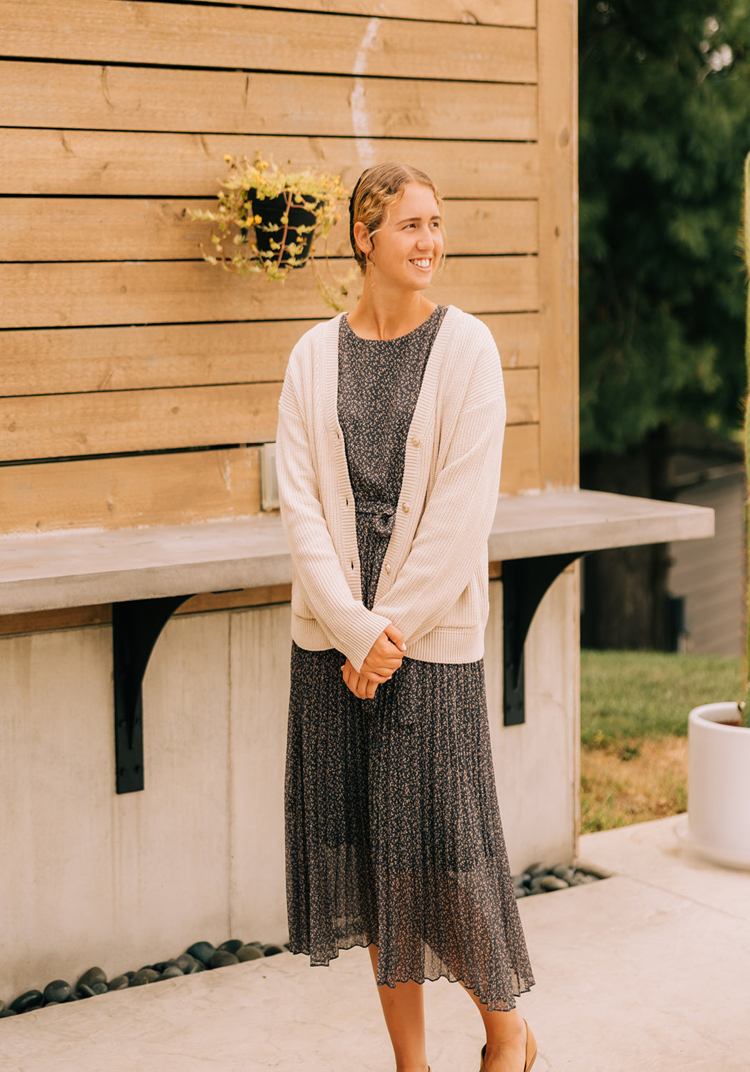 Modest Clothing Outfit Ideas Fashion inspo dresses skirts tops cardigans church outfits fashion outfits style modest girly outfit jewelry bows handbags Handpicked Home decor Grace and Joy Company