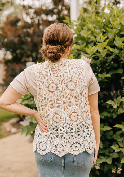 Modest Clothing Outfit Ideas Fashion inspo dresses skirts tops cardigans church outfits fashion outfits style modest girly outfit jewelry bows handbags Handpicked Home decor Grace and Joy Company
