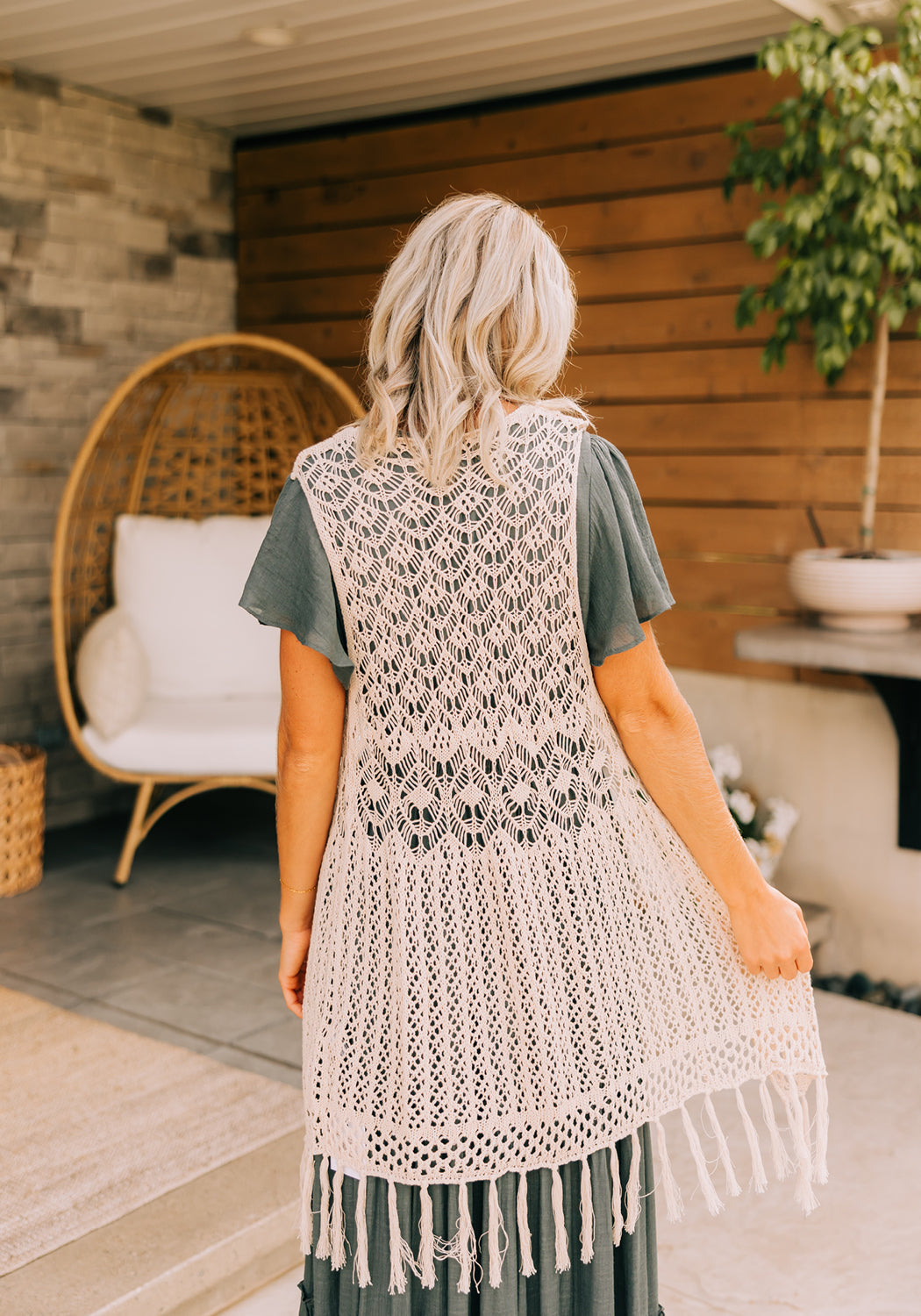 Modest Clothing Outfit Ideas Fashion inspo dresses skirts tops cardigans church outfits fashion outfits style modest girly outfit jewelry bows handbags Handpicked Home decor Grace and Joy Company