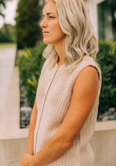 Modest Clothing Outfit Ideas Fashion inspo dresses skirts tops cardigans church outfits fashion outfits style modest girly outfit jewelry bows handbags Handpicked Home decor Grace and Joy Company
