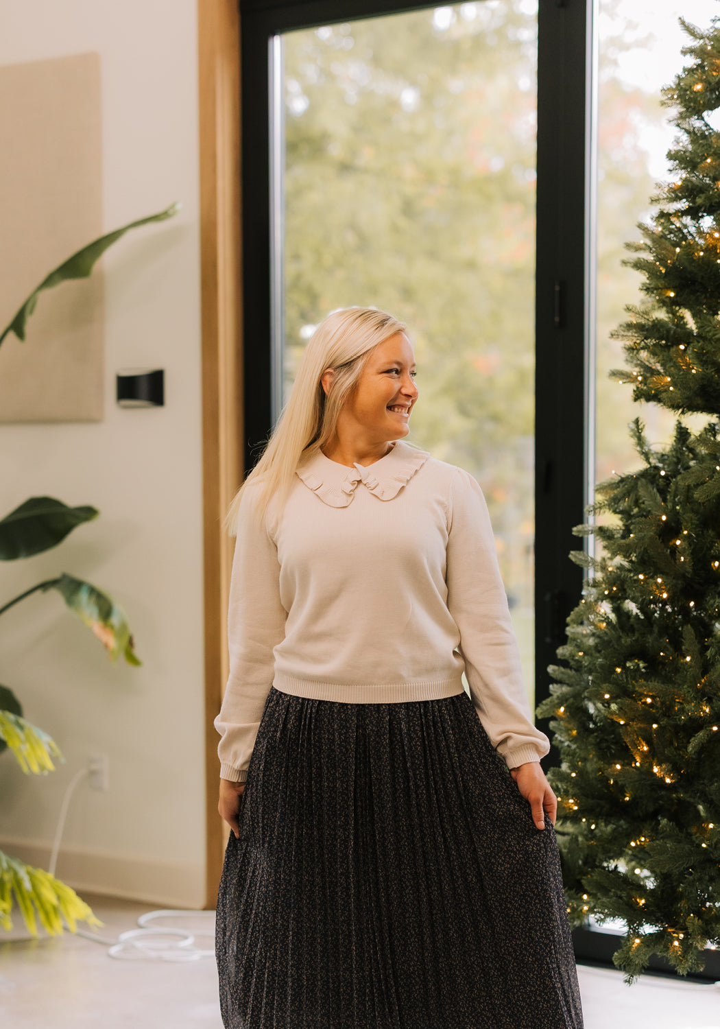 Modest Clothing Outfit Ideas Fashion inspo dresses skirts tops cardigans church outfits fashion outfits style modest girly outfit jewelry bows handbags Handpicked Home decor Grace and Joy Company