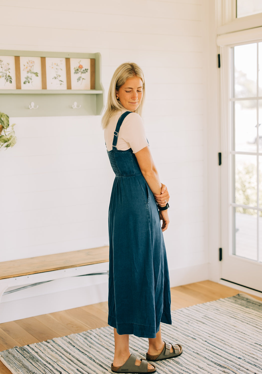 Modest Clothing Outfit Ideas Fashion inspo dresses skirts tops cardigans church outfits fashion outfits style modest girly outfit jewelry bows handbags Handpicked Home decor Grace and Joy Company