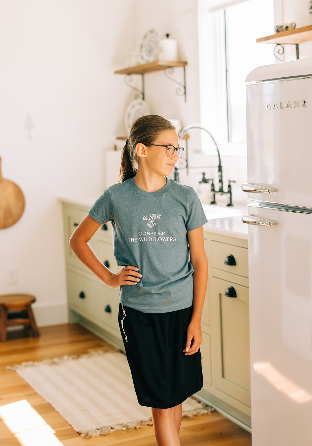 Modest Clothing Outfit Ideas Fashion inspo dresses skirts tops cardigans church outfits fashion outfits style modest girly outfit jewelry bows handbags Handpicked Home decor Grace and Joy Company