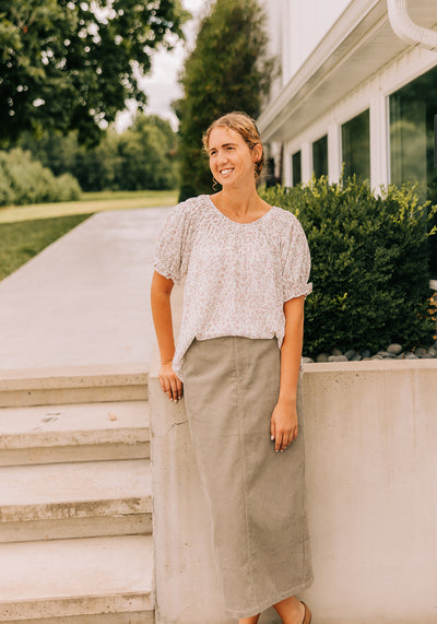 Modest Clothing Outfit Ideas Fashion inspo dresses skirts tops cardigans church outfits fashion outfits style modest girly outfit jewelry bows handbags Handpicked Home decor Grace and Joy Company