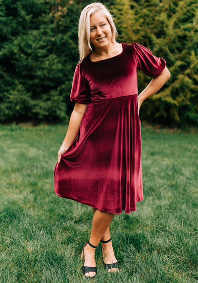 'Eleanor' Puff Sleeves and Square Neckline Velvet Midi Dress