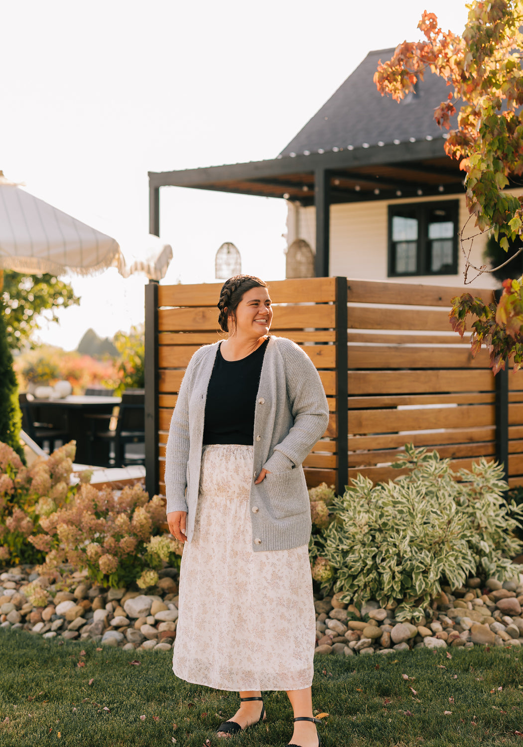 Modest Clothing Outfit Ideas Fashion inspo dresses skirts tops cardigans church outfits fashion outfits style modest girly outfit jewelry bows handbags Handpicked Home decor Grace and Joy Company