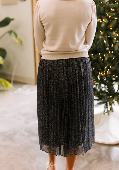 Modest Clothing Outfit Ideas Fashion inspo dresses skirts tops cardigans church outfits fashion outfits style modest girly outfit jewelry bows handbags Handpicked Home decor Grace and Joy Company