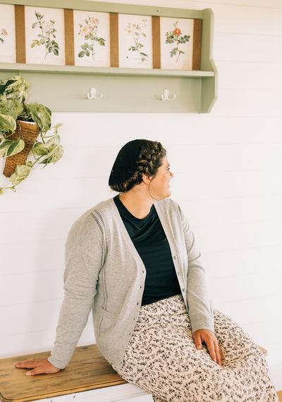 Modest Clothing Outfit Ideas Fashion inspo dresses skirts tops cardigans church outfits fashion outfits style modest girly outfit jewelry bows handbags Handpicked Home decor Grace and Joy Company