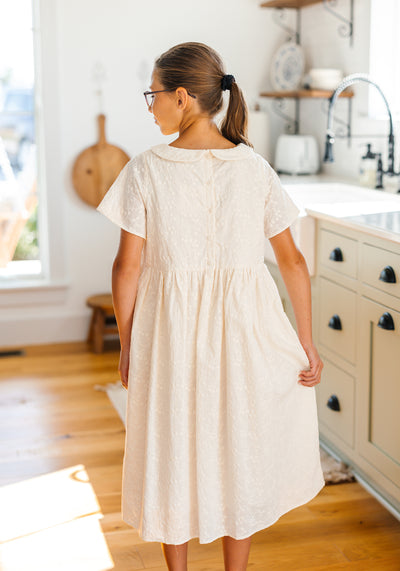 Modest Clothing Outfit Ideas Fashion inspo dresses skirts tops cardigans church outfits fashion outfits style modest girly outfit jewelry bows handbags Handpicked Home decor Grace and Joy Company