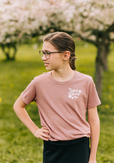 Modest Clothing Outfit Ideas Fashion inspo dresses skirts tops cardigans church outfits fashion outfits style modest girly outfit jewelry bows handbags Handpicked Home decor Grace and Joy Company