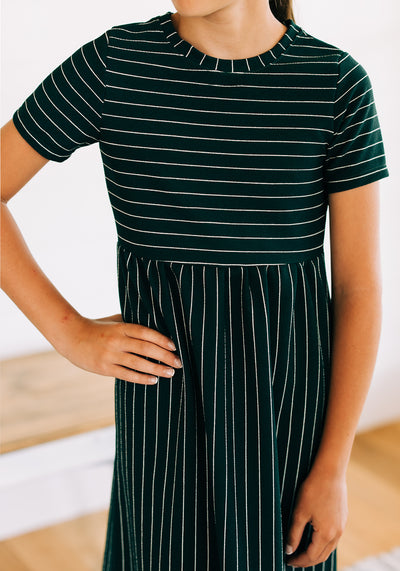Modest Clothing Outfit Ideas Fashion inspo dresses skirts tops cardigans church outfits fashion outfits style modest girly outfit jewelry bows handbags Handpicked Home decor Grace and Joy Company