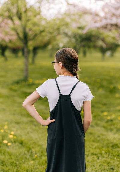 Modest Clothing Outfit Ideas Fashion inspo dresses skirts tops cardigans church outfits fashion outfits style modest girly outfit jewelry bows handbags Handpicked Home decor Grace and Joy Company