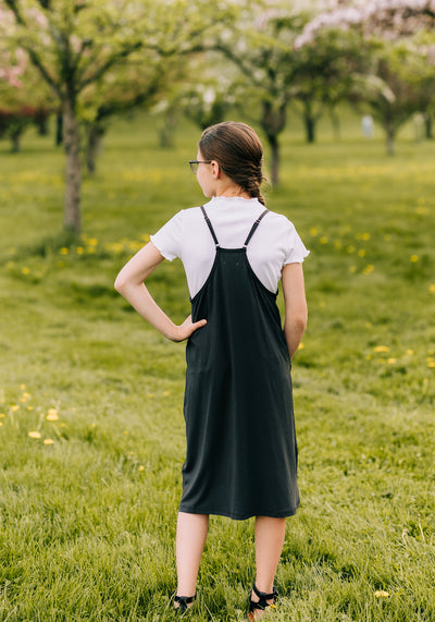 Modest Clothing Outfit Ideas Fashion inspo dresses skirts tops cardigans church outfits fashion outfits style modest girly outfit jewelry bows handbags Handpicked Home decor Grace and Joy Company