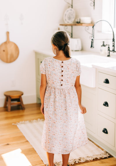 Modest Clothing Outfit Ideas Fashion inspo dresses skirts tops cardigans church outfits fashion outfits style modest girly outfit jewelry bows handbags Handpicked Home decor Grace and Joy Company