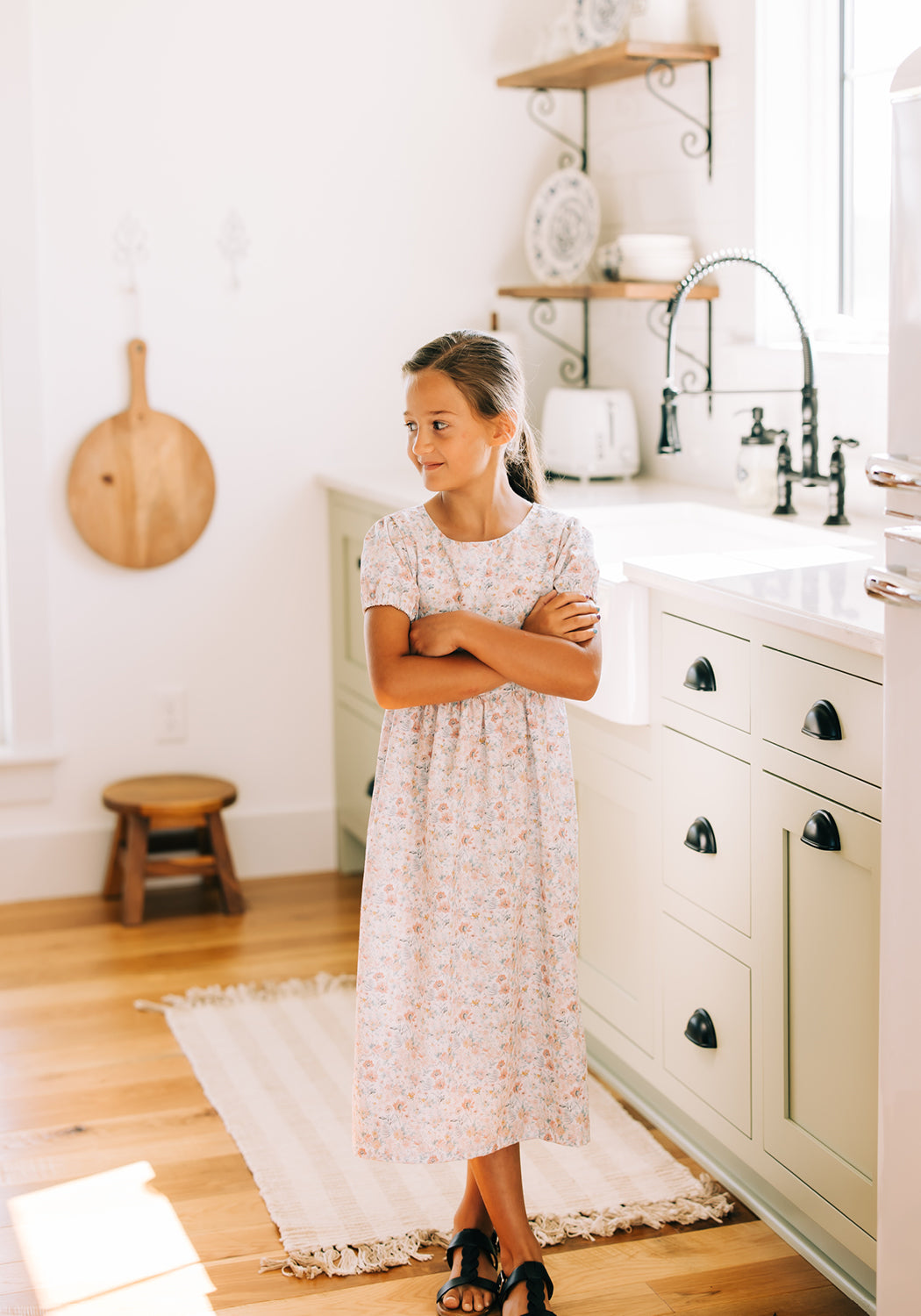 Modest Clothing Outfit Ideas Fashion inspo dresses skirts tops cardigans church outfits fashion outfits style modest girly outfit jewelry bows handbags Handpicked Home decor Grace and Joy Company