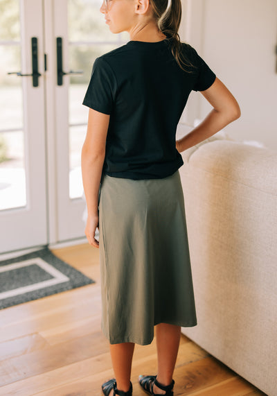 Modest Clothing Outfit Ideas Fashion inspo dresses skirts tops cardigans church outfits fashion outfits style modest girly outfit jewelry bows handbags Handpicked Home decor Grace and Joy Company