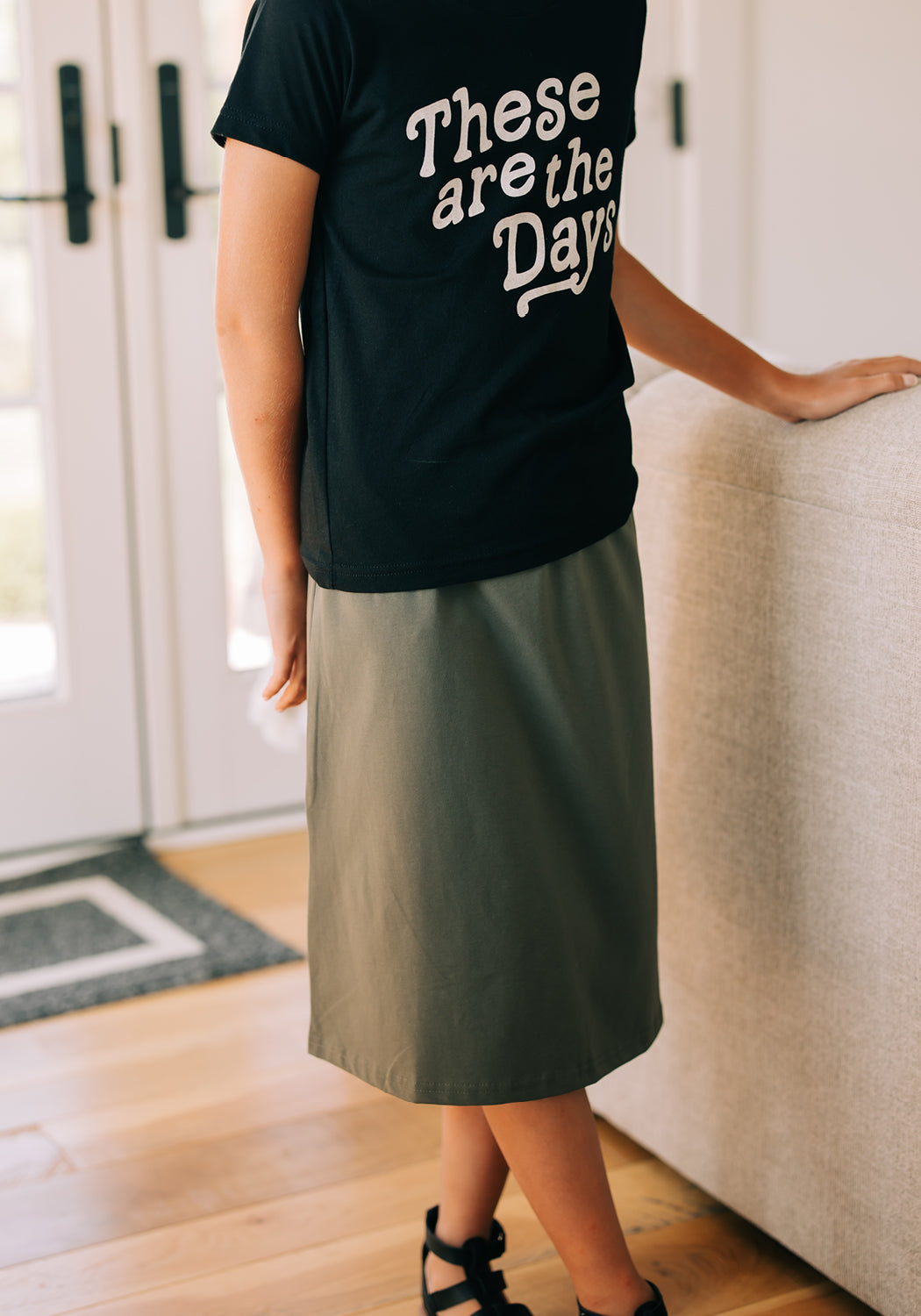 Modest Clothing Outfit Ideas Fashion inspo dresses skirts tops cardigans church outfits fashion outfits style modest girly outfit jewelry bows handbags Handpicked Home decor Grace and Joy Company
