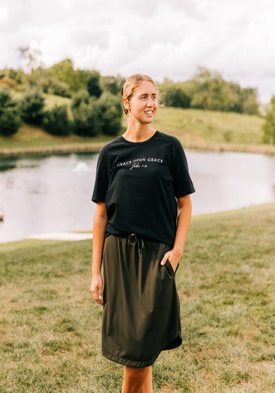 Modest Clothing Outfit Ideas Fashion inspo dresses skirts tops cardigans church outfits fashion outfits style modest girly outfit jewelry bows handbags Handpicked Home decor Grace and Joy Company