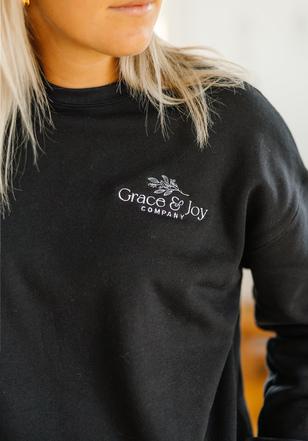 Modest Clothing Outfit Ideas Fashion inspo dresses skirts tops cardigans church outfits fashion outfits style modest girly outfit jewelry bows handbags Handpicked Home decor Grace and Joy Company