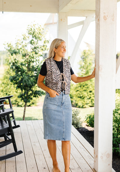 Modest Clothing Outfit Ideas Fashion inspo dresses skirts tops cardigans church outfits fashion outfits style modest girly outfit jewelry bows handbags Handpicked Home decor Grace and Joy Company