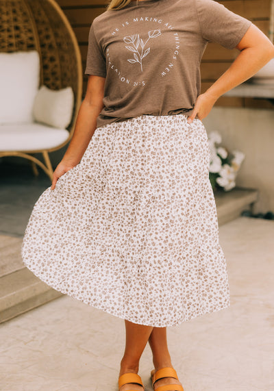 Modest Clothing Outfit Ideas Fashion inspo dresses skirts tops cardigans church outfits fashion outfits style modest girly outfit jewelry bows handbags Handpicked Home decor Grace and Joy Company