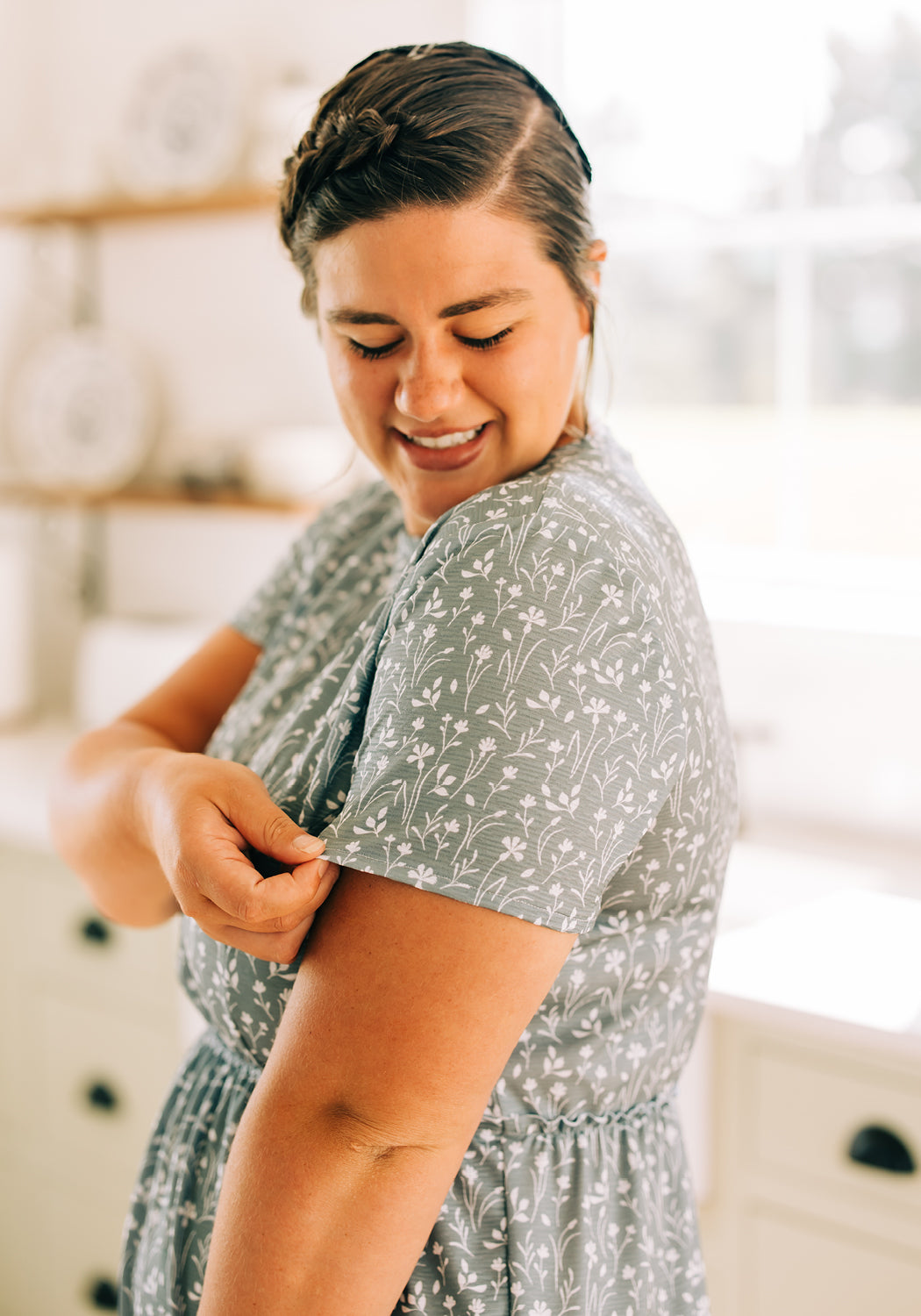 Modest Clothing Outfit Ideas Fashion inspo dresses skirts tops cardigans church outfits fashion outfits style modest girly outfit jewelry bows handbags Handpicked Home decor Grace and Joy Company