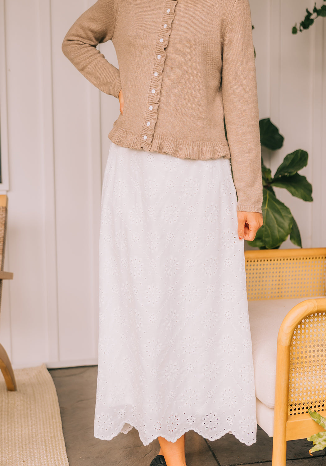 Modest Clothing Outfit Ideas Fashion inspo dresses skirts tops cardigans church outfits fashion outfits style modest girly outfit jewelry bows handbags Handpicked Home decor Grace and Joy Company