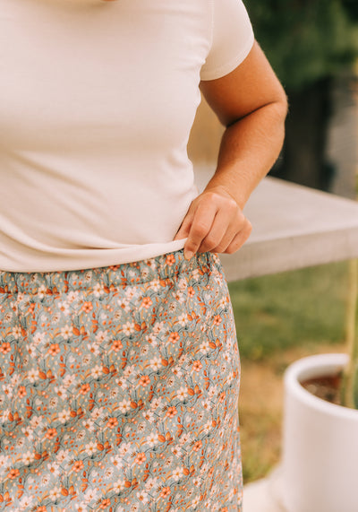 Modest Clothing Outfit Ideas Fashion inspo dresses skirts tops cardigans church outfits fashion outfits style modest girly outfit jewelry bows handbags Handpicked Home decor Grace and Joy Company