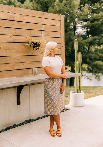 Modest Clothing Outfit Ideas Fashion inspo dresses skirts tops cardigans church outfits fashion outfits style modest girly outfit jewelry bows handbags Handpicked Home decor Grace and Joy Company