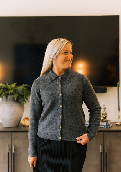 Modest Clothing Outfit Ideas Fashion inspo dresses skirts tops cardigans church outfits fashion outfits style modest girly outfit jewelry bows handbags Handpicked Home decor Grace and Joy Company