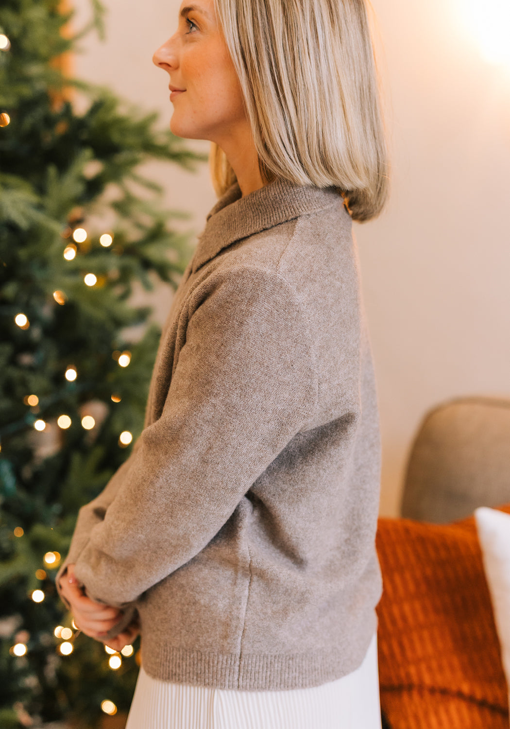 Modest Clothing Outfit Ideas Fashion inspo dresses skirts tops cardigans church outfits fashion outfits style modest girly outfit jewelry bows handbags Handpicked Home decor Grace and Joy Company