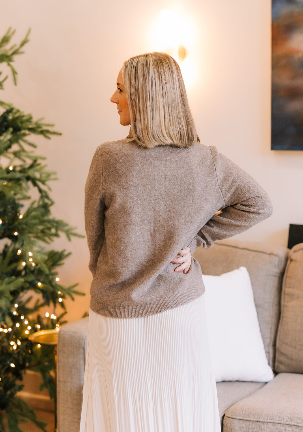 Modest Clothing Outfit Ideas Fashion inspo dresses skirts tops cardigans church outfits fashion outfits style modest girly outfit jewelry bows handbags Handpicked Home decor Grace and Joy Company