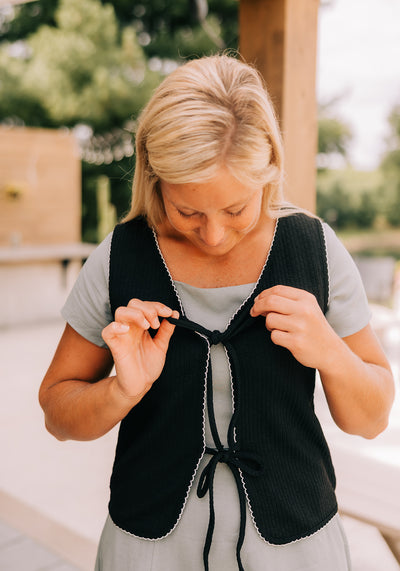 Modest Clothing Outfit Ideas Fashion inspo dresses skirts tops cardigans church outfits fashion outfits style modest girly outfit jewelry bows handbags Handpicked Home decor Grace and Joy Company