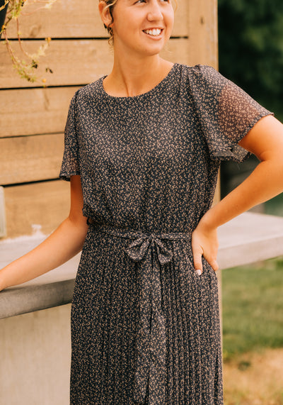 Modest Clothing Outfit Ideas Fashion inspo dresses skirts tops cardigans church outfits fashion outfits style modest girly outfit jewelry bows handbags Handpicked Home decor Grace and Joy Company