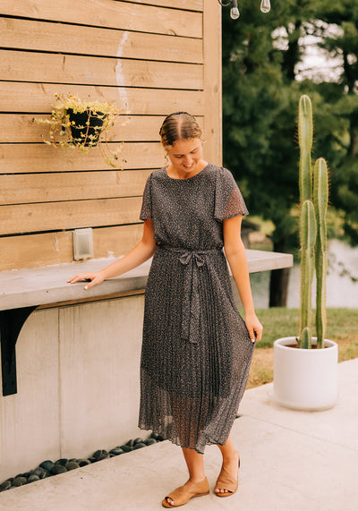 Modest Clothing Outfit Ideas Fashion inspo dresses skirts tops cardigans church outfits fashion outfits style modest girly outfit jewelry bows handbags Handpicked Home decor Grace and Joy Company