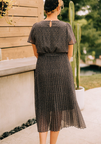 Modest Clothing Outfit Ideas Fashion inspo dresses skirts tops cardigans church outfits fashion outfits style modest girly outfit jewelry bows handbags Handpicked Home decor Grace and Joy Company