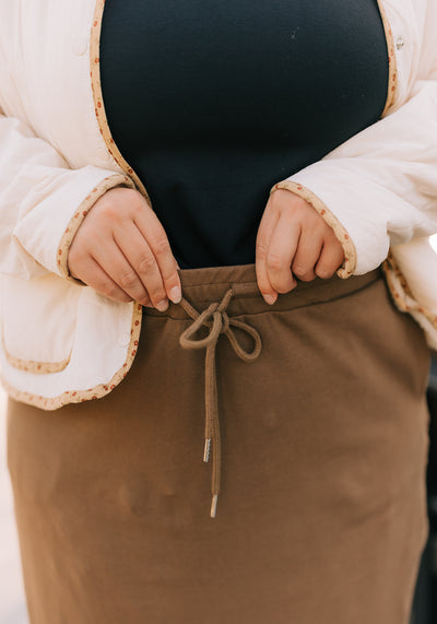 Modest Clothing Outfit Ideas Fashion inspo dresses skirts tops cardigans church outfits fashion outfits style modest girly outfit jewelry bows handbags Handpicked Home decor Grace and Joy Company