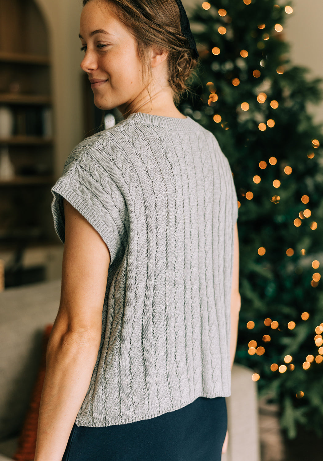 'Leanna' Crew Neck Cable Knit Short Sleeve Sweater