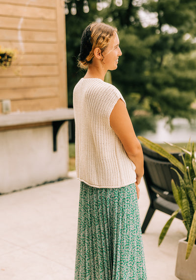 Modest Clothing Outfit Ideas Fashion inspo dresses skirts tops cardigans church outfits fashion outfits style modest girly outfit jewelry bows handbags Handpicked Home decor Grace and Joy Company