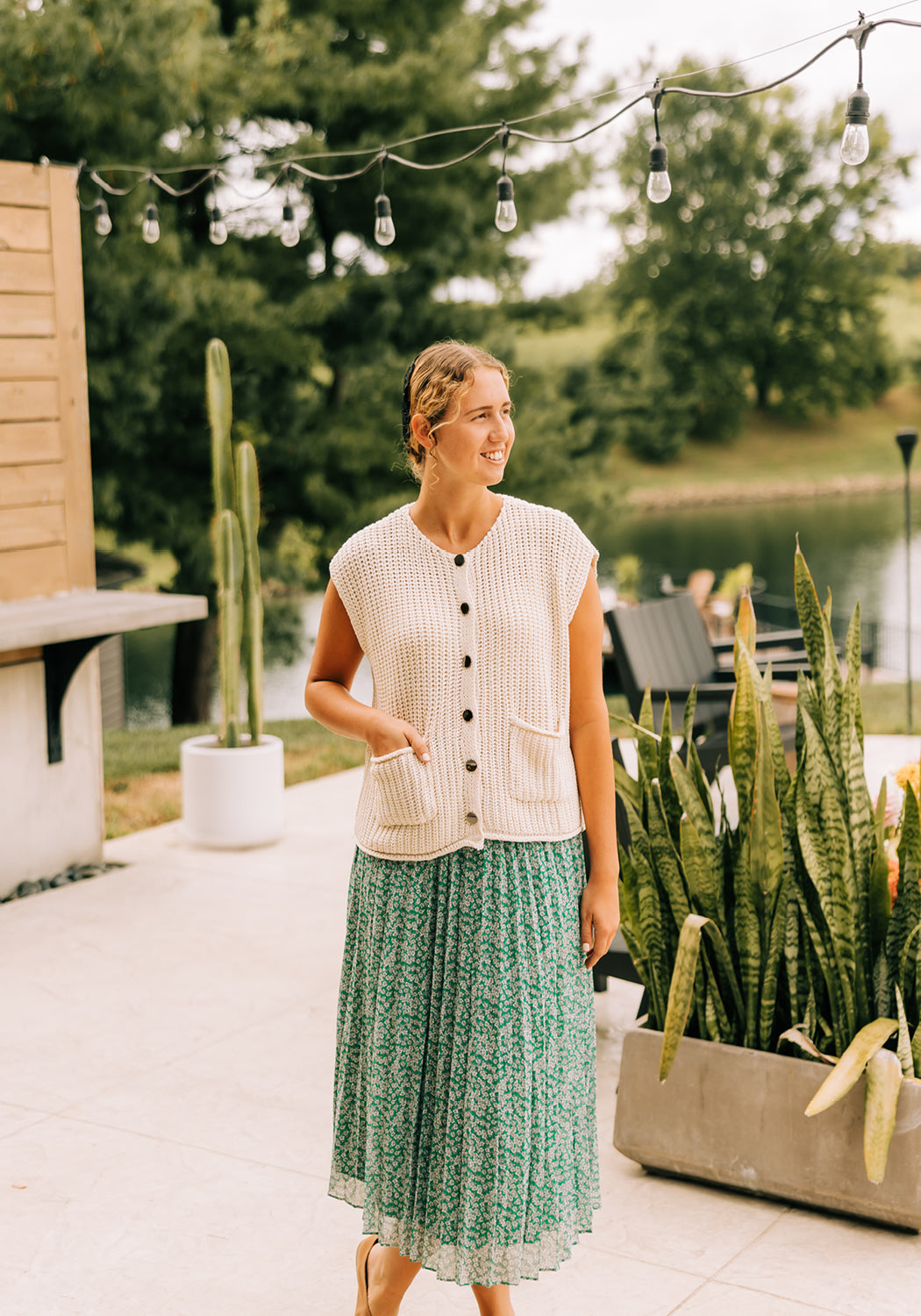 Modest Clothing Outfit Ideas Fashion inspo dresses skirts tops cardigans church outfits fashion outfits style modest girly outfit jewelry bows handbags Handpicked Home decor Grace and Joy Company