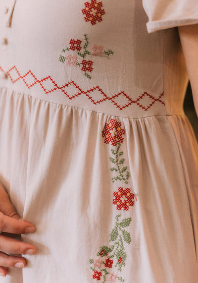 Modest Clothing Outfit Ideas Fashion inspo dresses skirts tops cardigans church outfits fashion outfits style modest girly outfit jewelry bows handbags Handpicked Home decor Grace and Joy Company