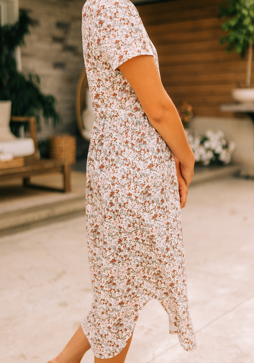 Modest Clothing Outfit Ideas Fashion inspo dresses skirts tops cardigans church outfits fashion outfits style modest girly outfit jewelry bows handbags Handpicked Home decor Grace and Joy Company